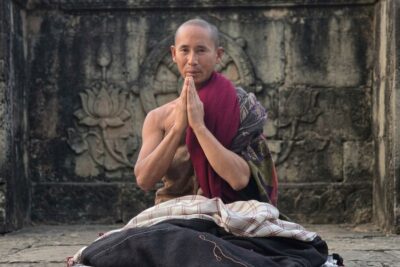 đảnh lễ tam bảo thế nào