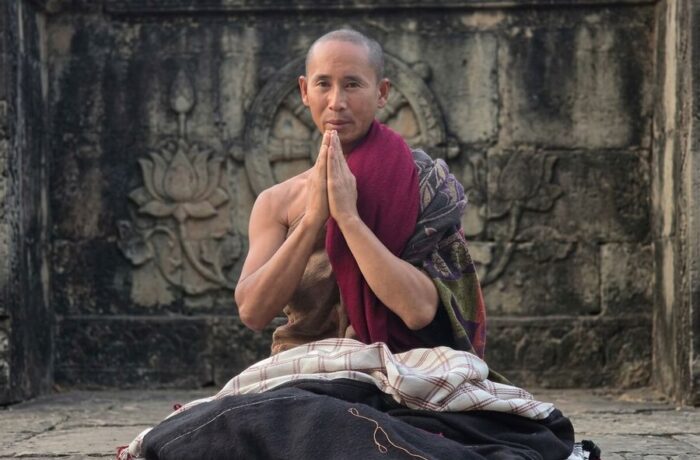 đảnh lễ tam bảo thế nào