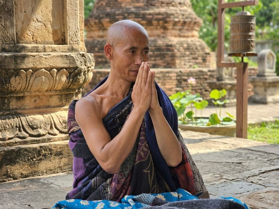 công kích người giữ giới hạnh