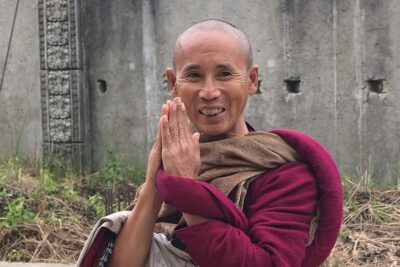 thay minh tue kham nhan quay phim 1